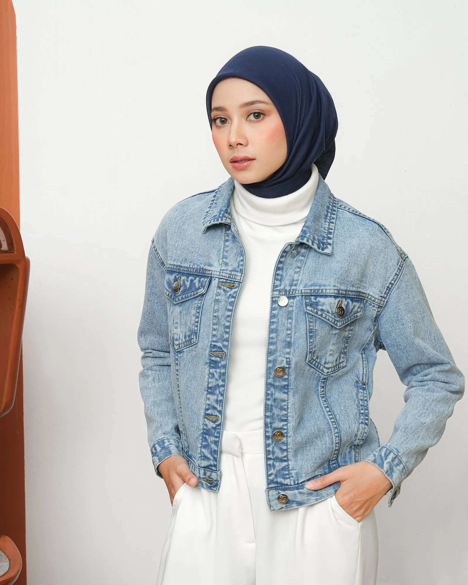 GENIRA DENIM CROP JACKET